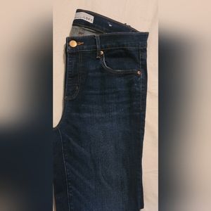 Ann Taylor Loft -High Rise Skinny Jeans in Classic Dark Indigo Wash$25size 28/6